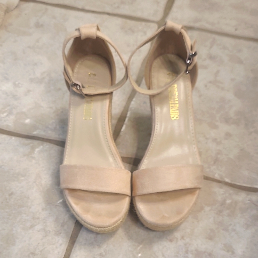 Dreampairs Espidrilles Beige Ankle Strap Sandals In Size 6.5